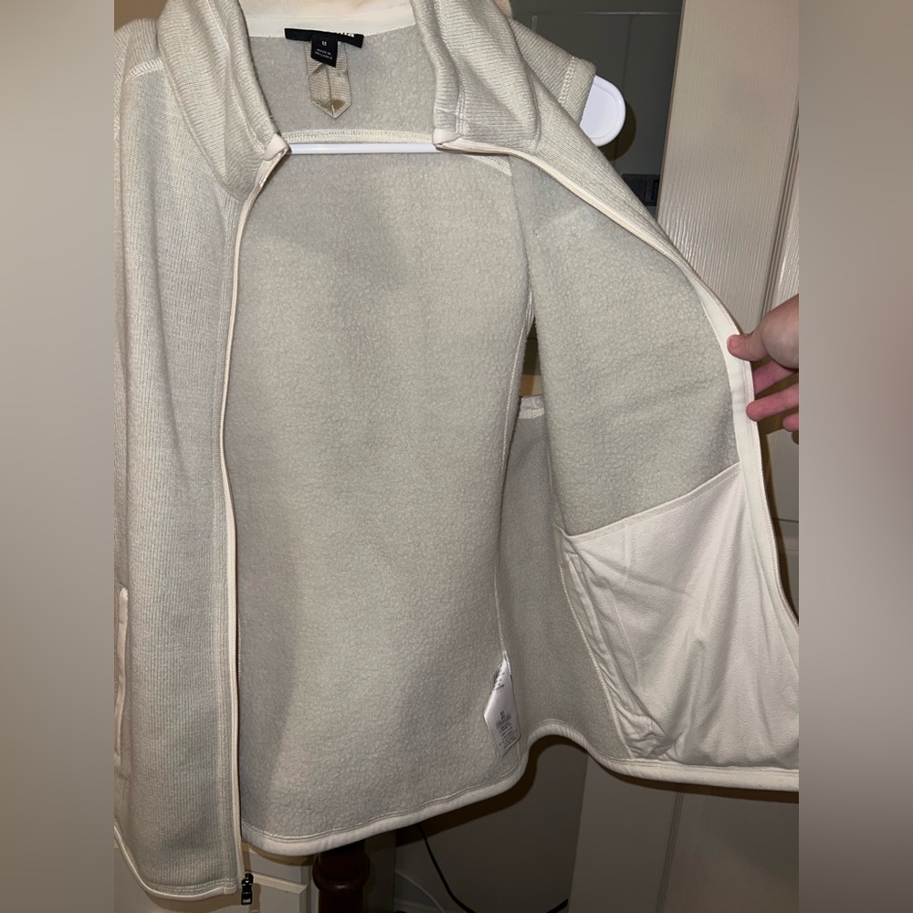 Patagonia Off-White Fleece Vest - Picture 12 of 14